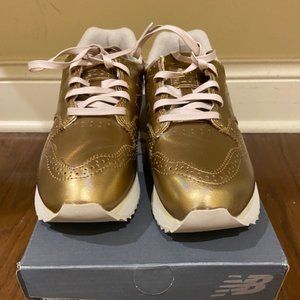 New Balance 520 Gold - Women Size 7